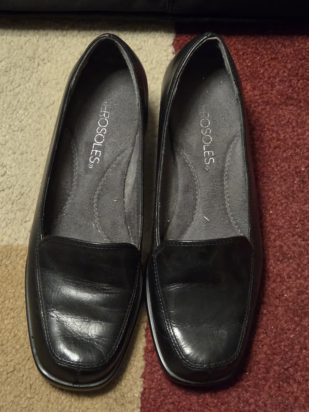 AEROSOLES Black Leather Classic Loafers